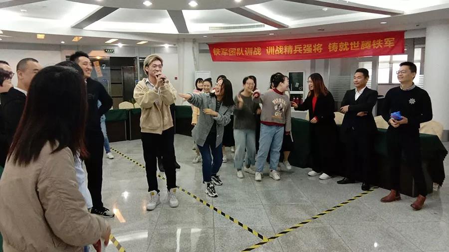 欧陆注册控股晨会：促进企业文化建设，，，，，，，展示欧陆注册人风采！
