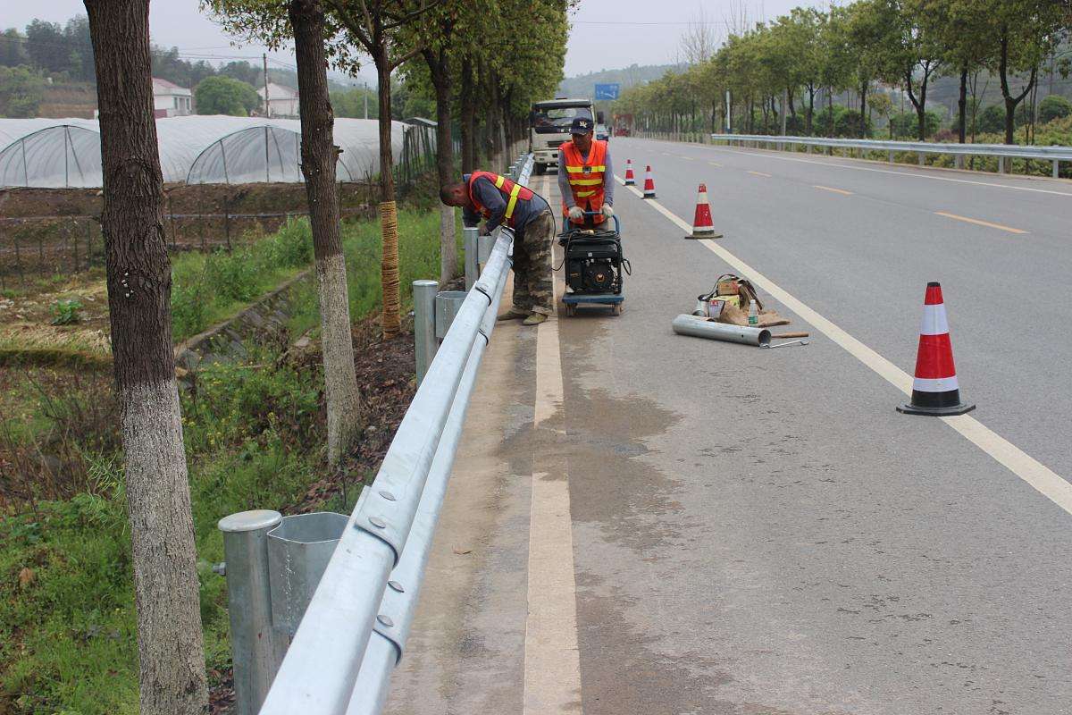 公路波形护栏平时应该怎么维护呢？？？？？？？？
